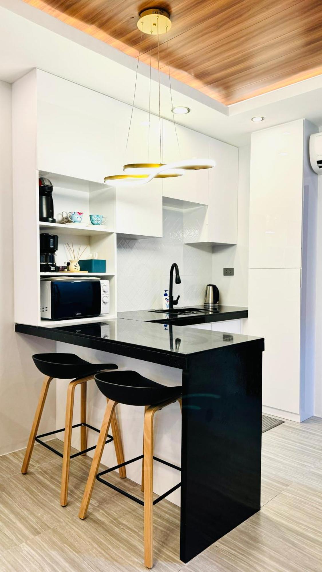 2 Bedroom Townhouse In Mabolo Malolos Bulacan Экстерьер фото